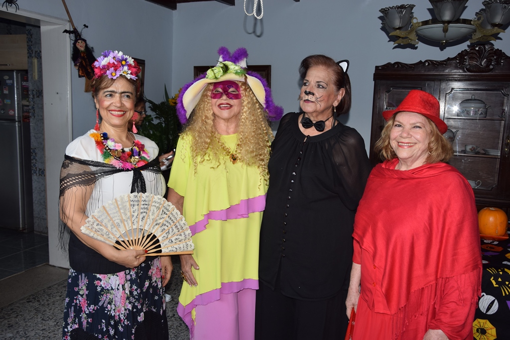 Ana Cristina Rincón de Cabrera, Sandra Edilia Tovar, Rosita Donoso y Carmelita Ochoa.